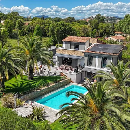 Modern 5 Minutes From Place Des Lices Vila