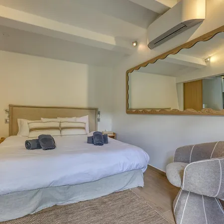 Modern 5 Minutes From Place Des Lices Vila
