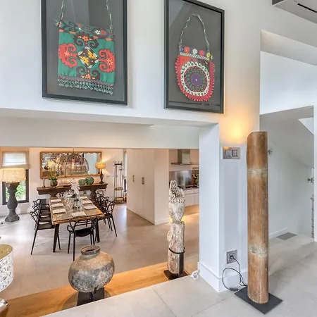 Modern 5 Minutes From Place Des Lices Vila
