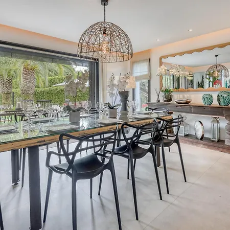 Modern 5 Minutes From Place Des Lices Saint Tropez