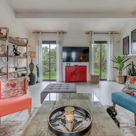 Modern 5 Minutes From Place Des Lices Vila